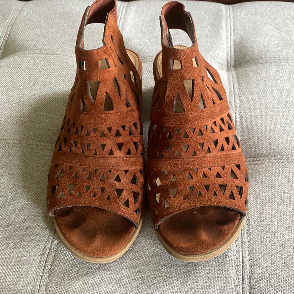 American eagle chunky heel